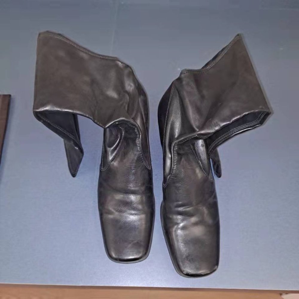 Ladies boots